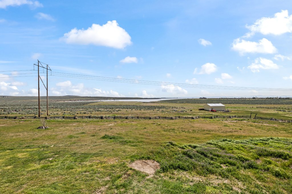 Mountain HOme Gourmet Kitchen with Custom Wood Cabinetry.jpg