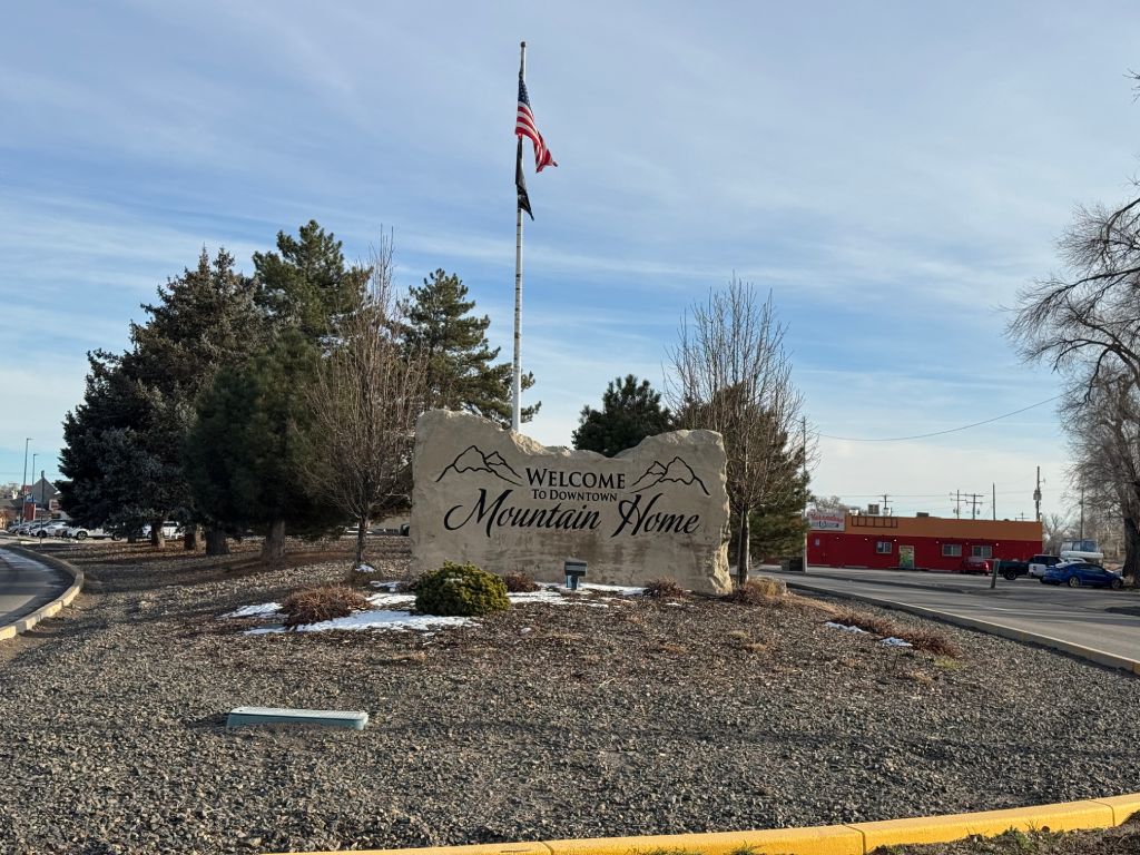 Mountain HOme Modern Living Room Interior with Fireplace.jpg