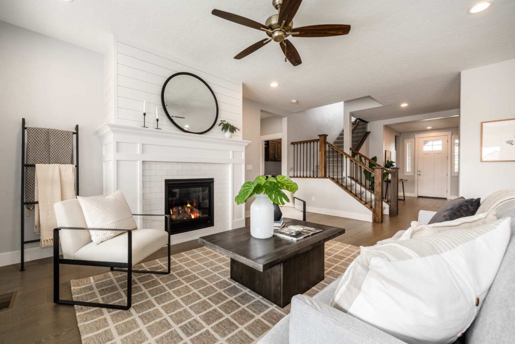 Real Estate Refined for the Modern Homeowner Luxury Desert Modern Pool Side.