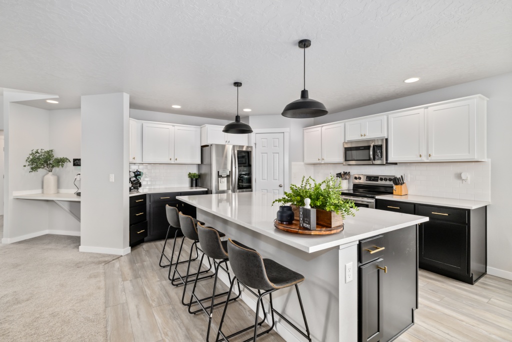 Star living room view from gourmet kitchen island.jpg (1)